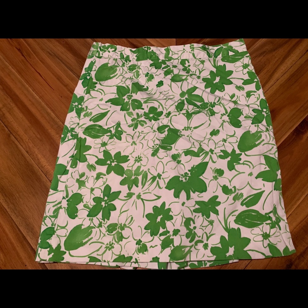 Women’s Green and White Floral “Skort”